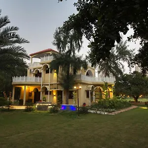  Villa Sunahari Bagh - Pool Farm Retreat @